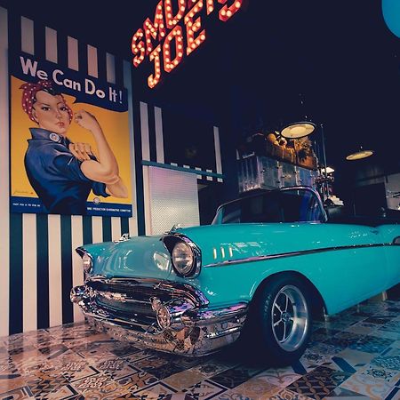 كاوشيونغ Smokey Joe'S Apartment المظهر الخارجي الصورة